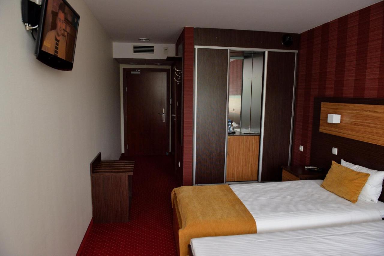 Quest Hotel - Dawniej Hotel Planeta Brzesko Exterior foto